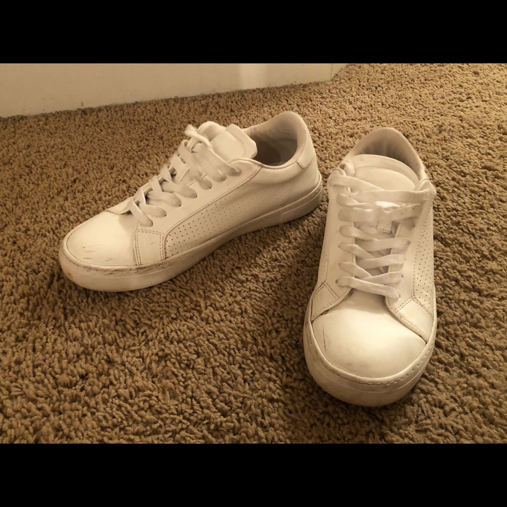 Steve Madden white kicks